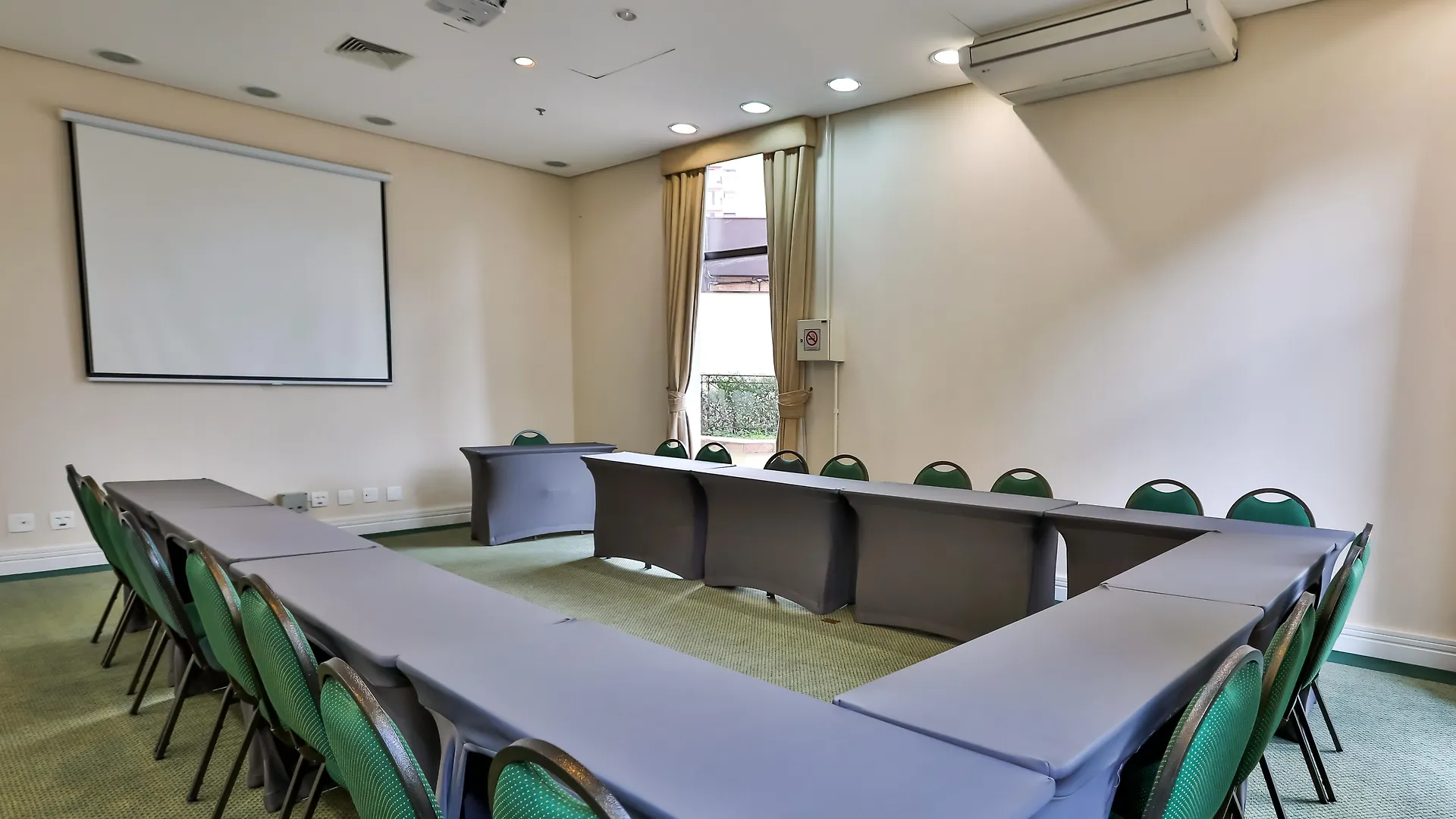 Hotel Quality Suites Vila Olimpia San Paolo